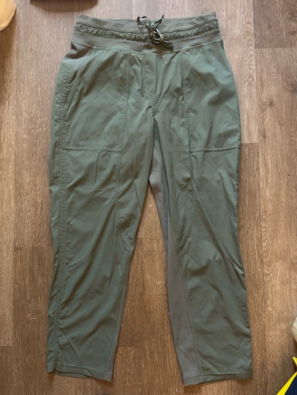 lululemon athletica Dance Studio Cropped Joggers Olive Green